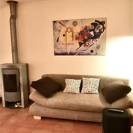 Mit Garten Und Pool In *