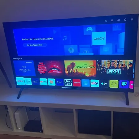 Mit Garten Und Pool In *