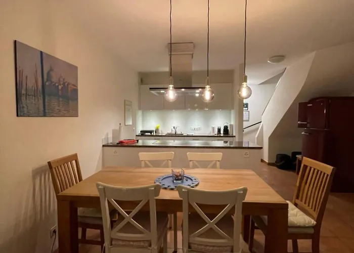 Mit Garten Und Pool In Apartman Ascona