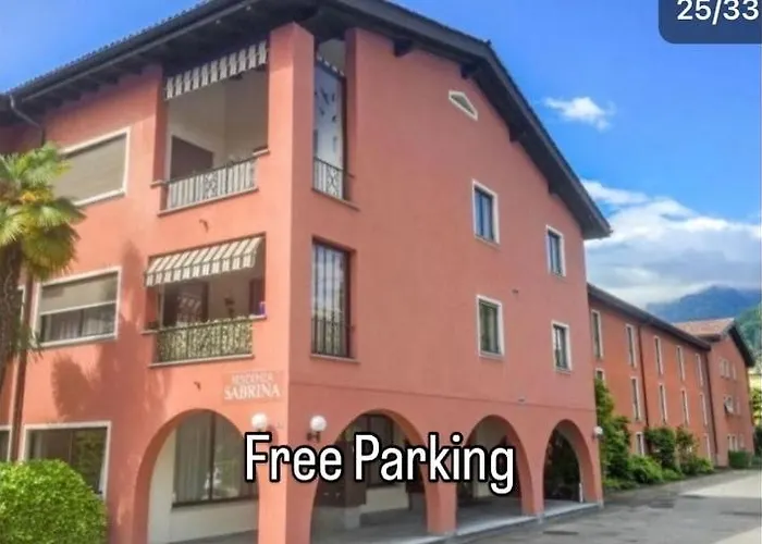 Mit Garten Und Pool In Ascona